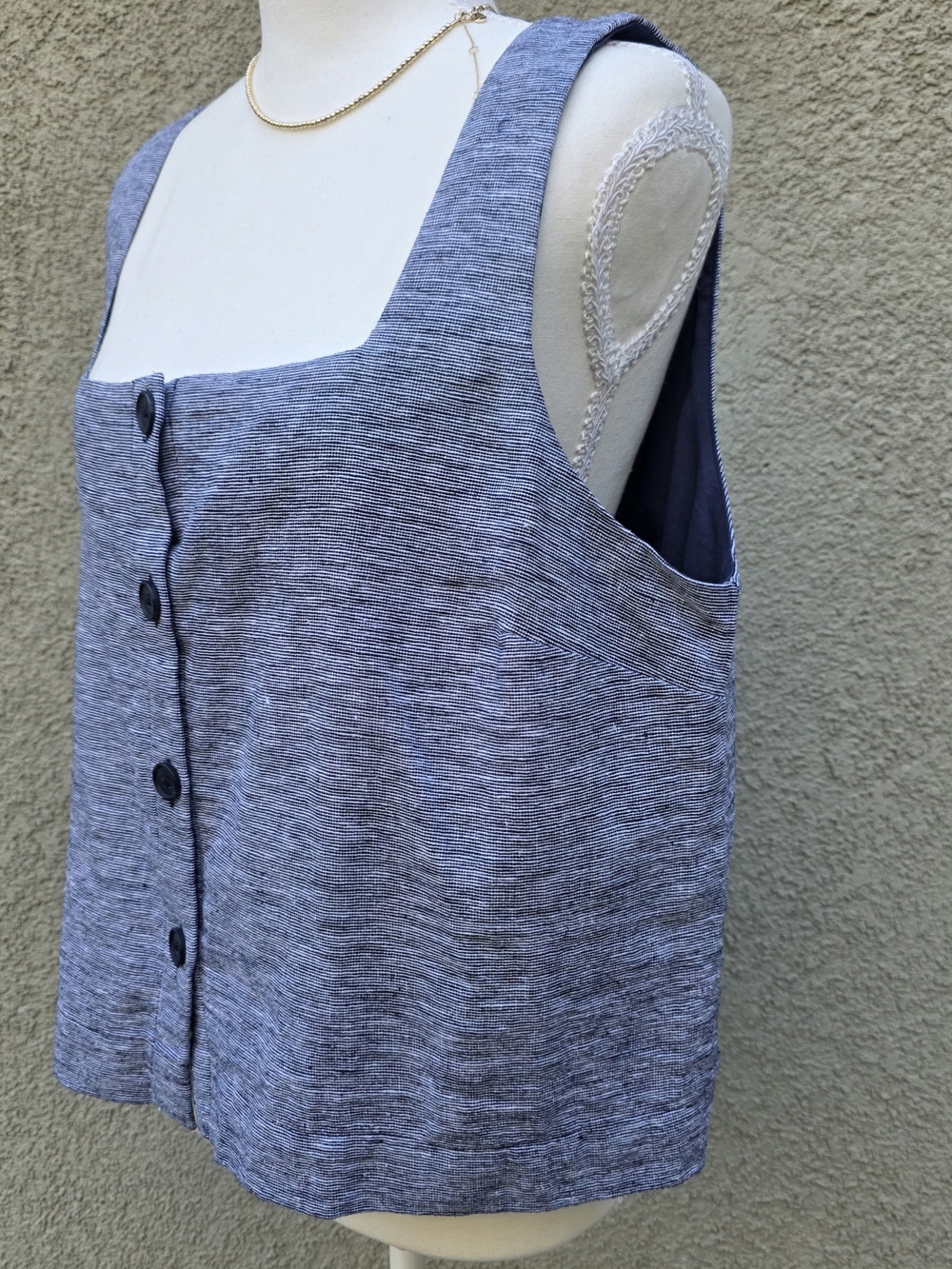 LOFT Blue Textured Button-Front Crop Tank - Picture 4 of 9
